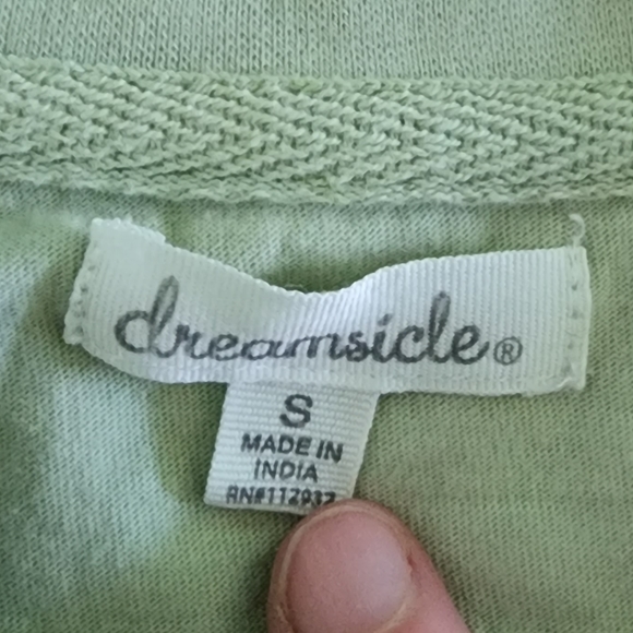 STORE CLOSING SALE IWomans size small long sleeve tee-shirt tye dyed green - Picture 3 of 3